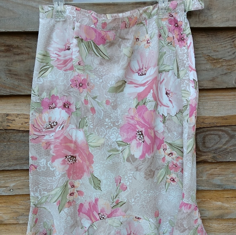 SOLD!!!!Alfred Dunner Women's Skirt Floral Ruffle Bottom Size 14 - Picture 8 of 9